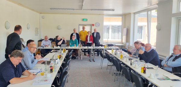 Rotary Help – Hochwasserhilfe informiert die Ortsbürgermeister der Verbandsgemeinde Altenahr über das Angebot von RHH.